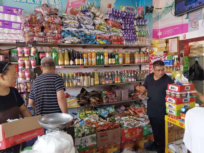 下良監(jiān)管所在農(nóng)村副食店開展食品銷售環(huán)節(jié)專項(xiàng)檢查