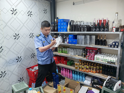 臨渭區市場監管局開展酒吧、KTV食品安全專項檢查